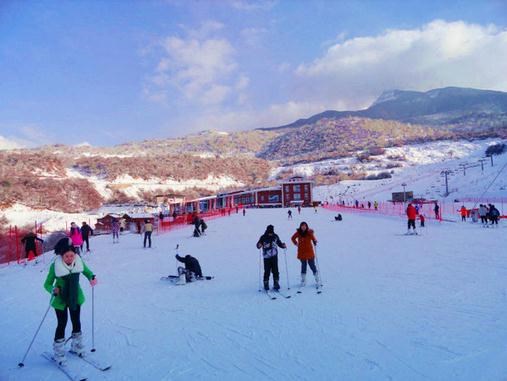 九頂山滑雪場(chǎng)